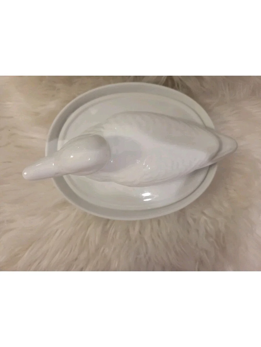 Bistro Blanc White Ceramic Duck Casserole Microwave And Dishwasher Safe